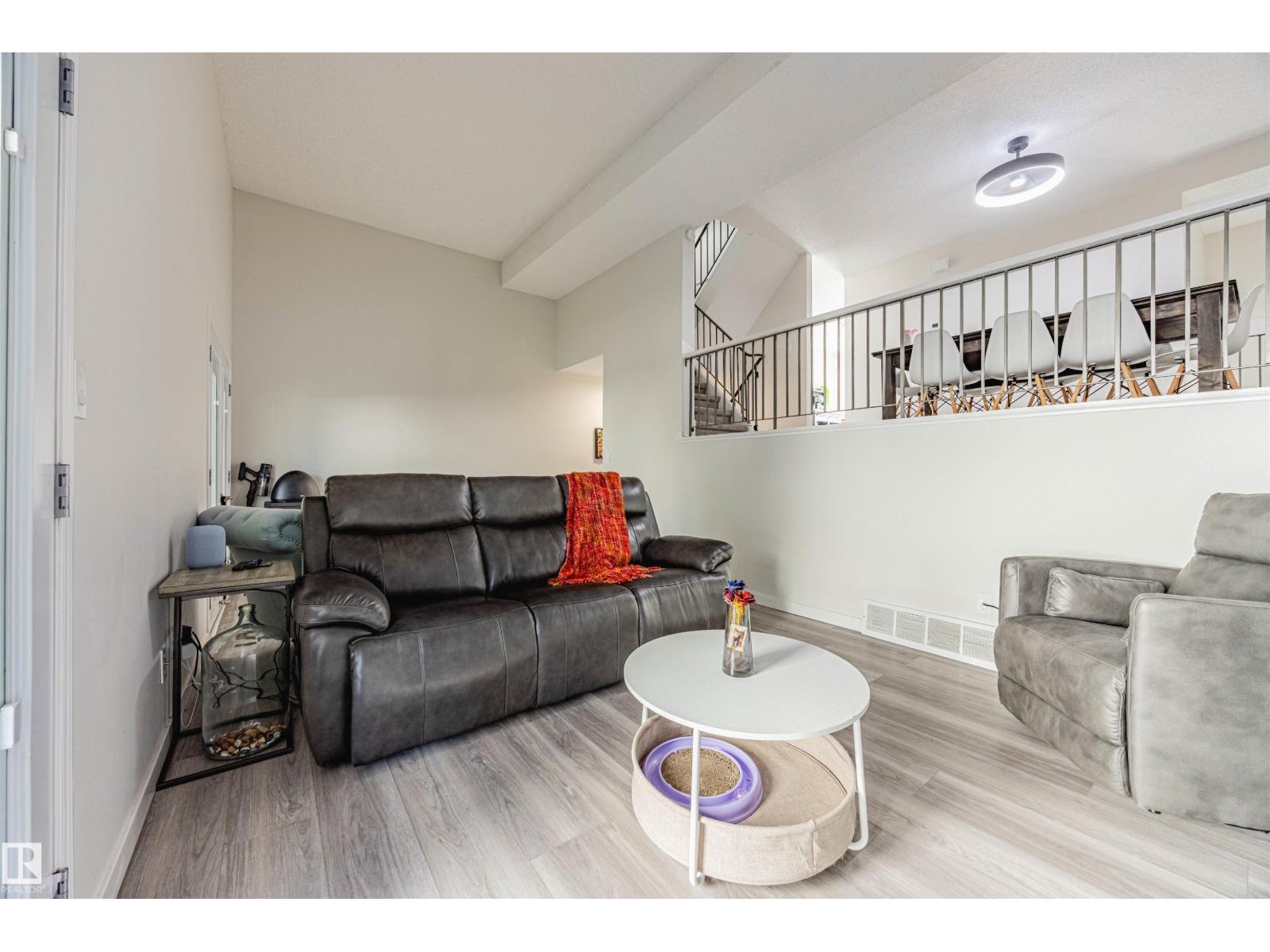 Photo 22 of 3044 108 St Nw, Edmonton AB