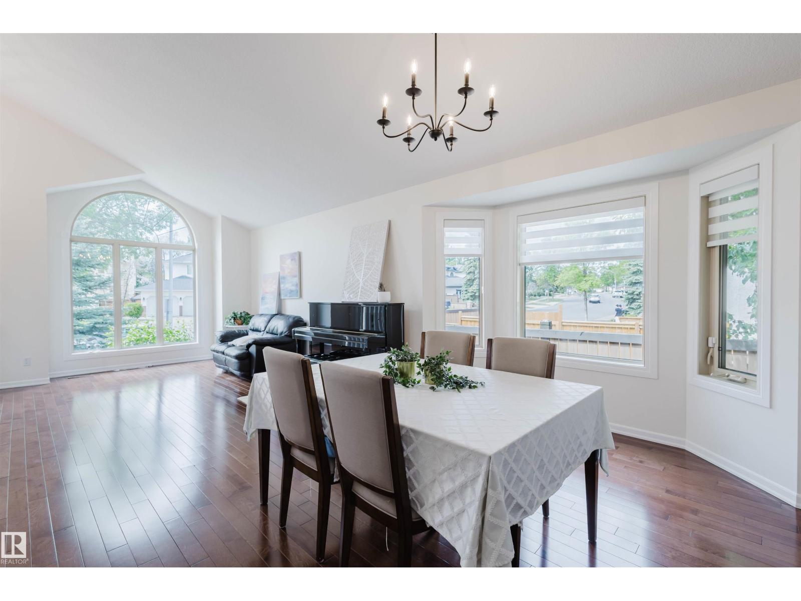 Photo 12 of 333 Burton Rd Nw, Edmonton AB