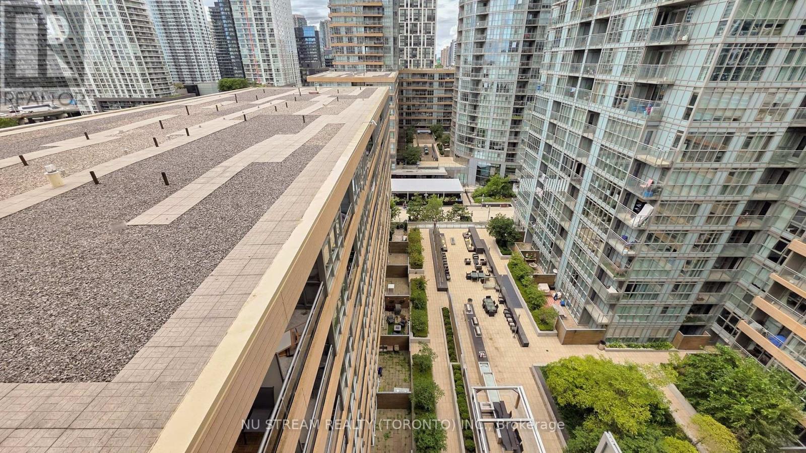 Photo 21 of 1201 10 Capreol Court, Toronto ON