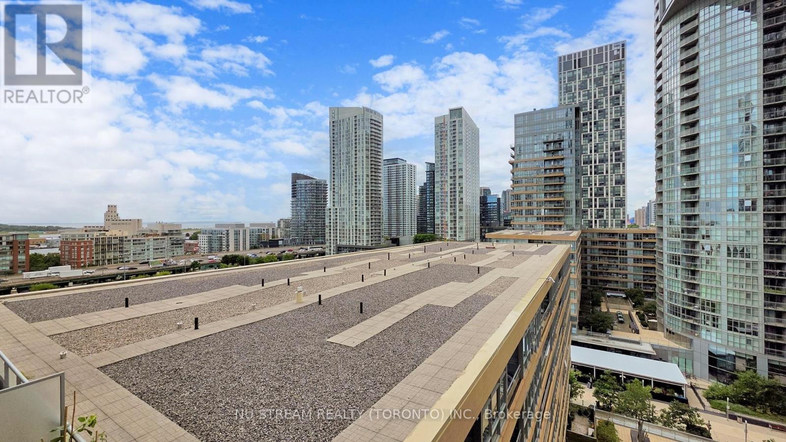 Photo 23 of 1201 10 Capreol Court, Toronto ON