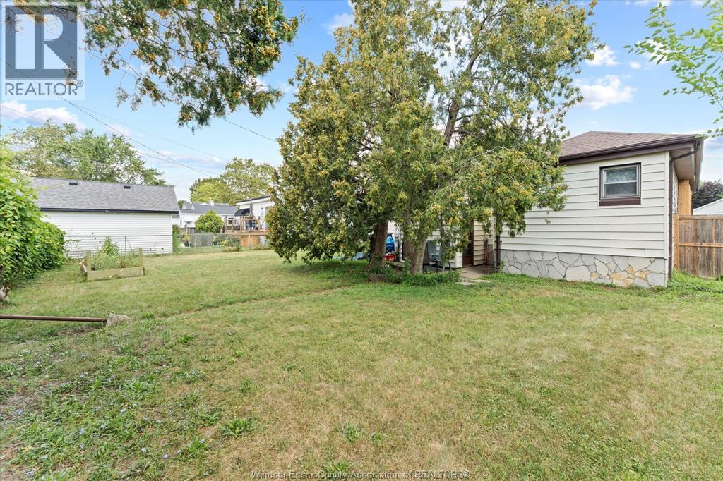 Photo 8 of 2609 Alexis Avenue, Windsor ON
