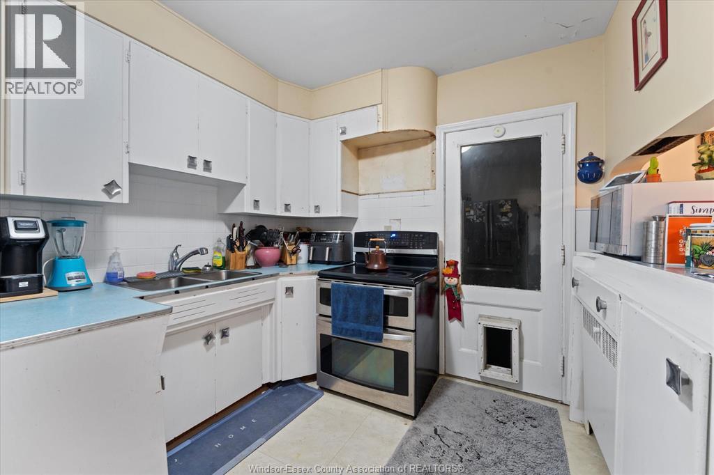 Photo 9 of 2609 Alexis Avenue, Windsor ON