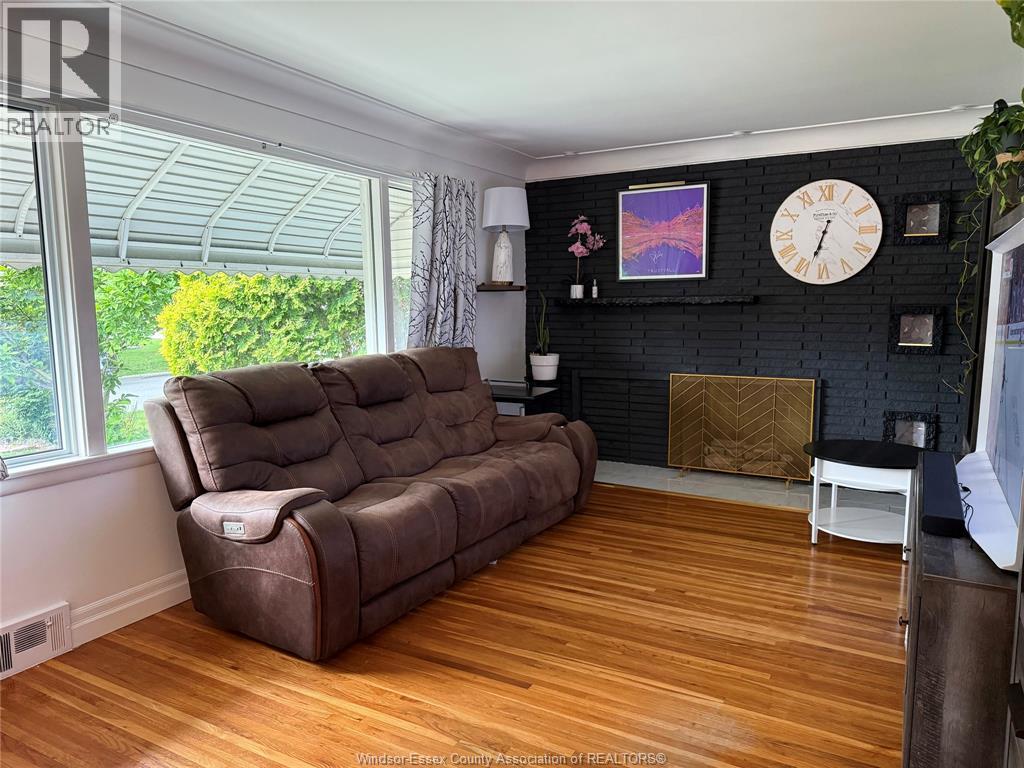 Photo 11 of 2510 Ida Road, Windsor ON