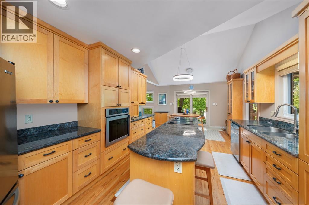 Photo 2 of 291 Tawny Road, Sarnia ON