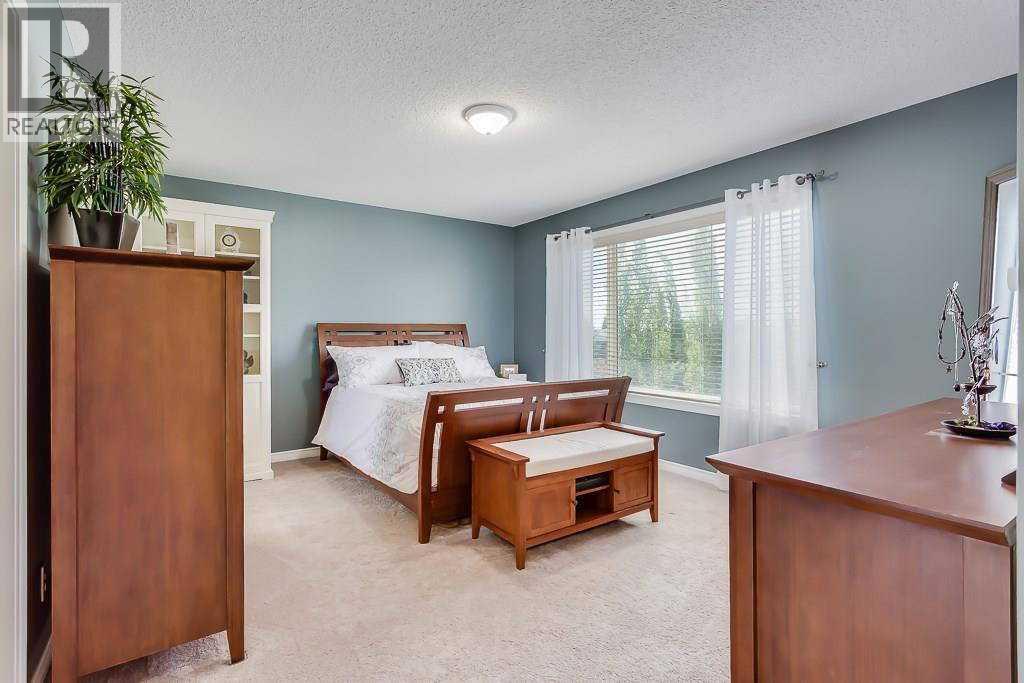 Photo 1 of 249 West Lakeview Place, Chestermere AB