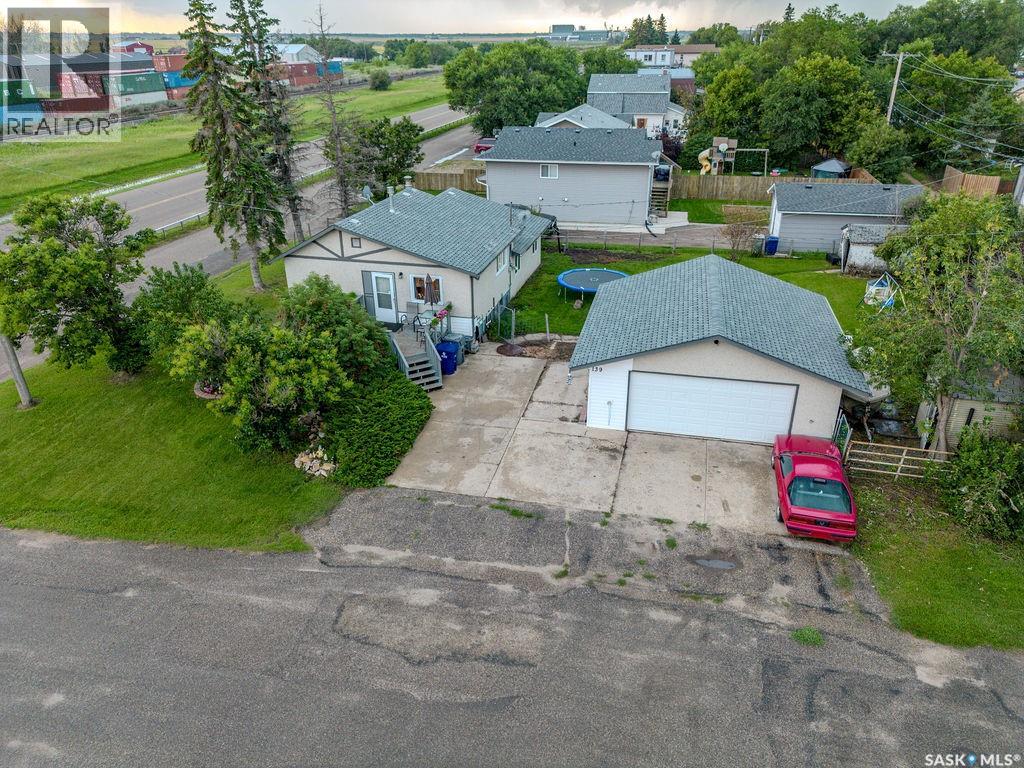 Photo 1 of 139 Railway Avenue E, Vanscoy SK