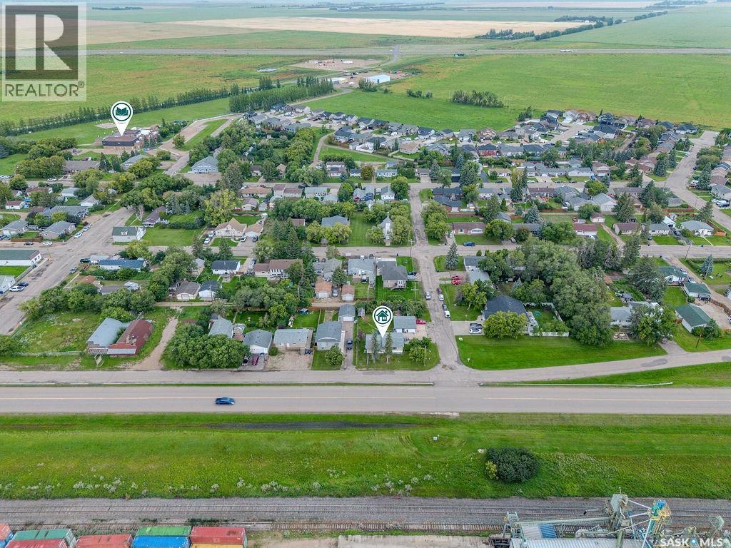 Photo 45 of 139 Railway Avenue E, Vanscoy SK