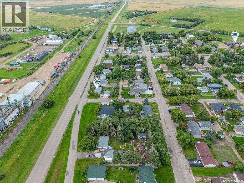 Photo 49 of 139 Railway Avenue E, Vanscoy SK