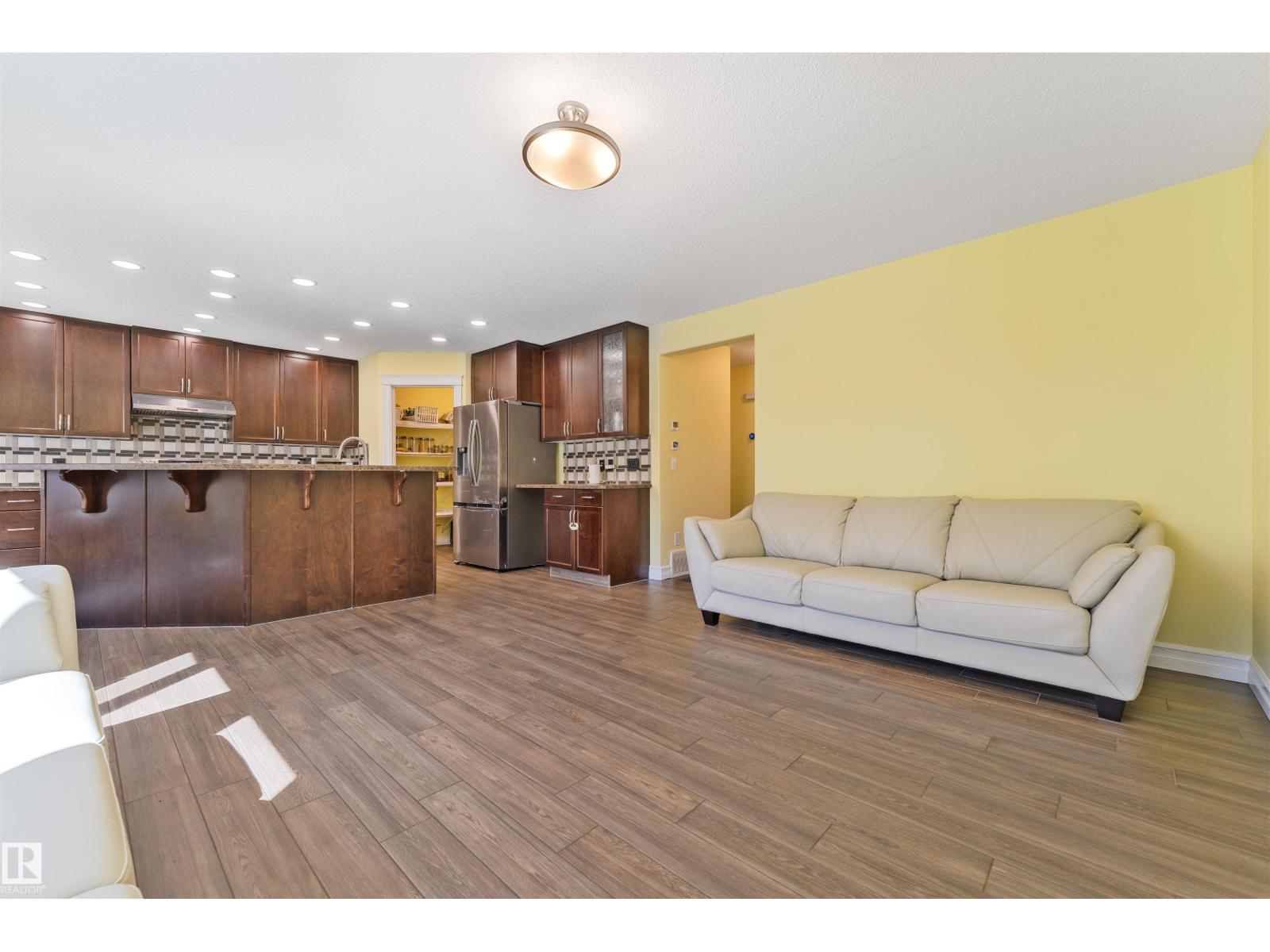 Photo 13 of 6123 11 Av Sw, Edmonton AB