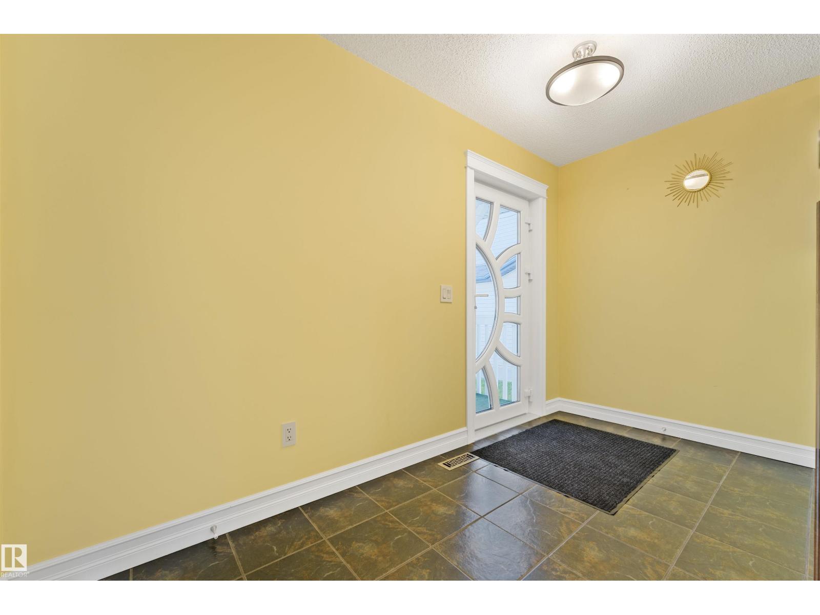 Photo 17 of 6123 11 Av Sw, Edmonton AB