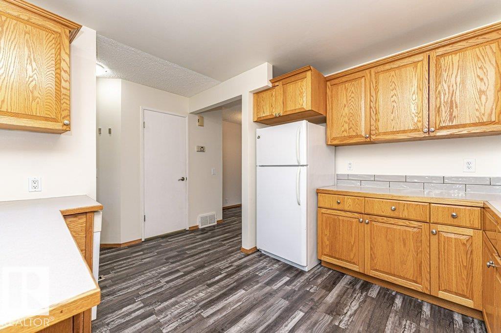 Photo 22 of 3299 139 Av Nw, Edmonton AB