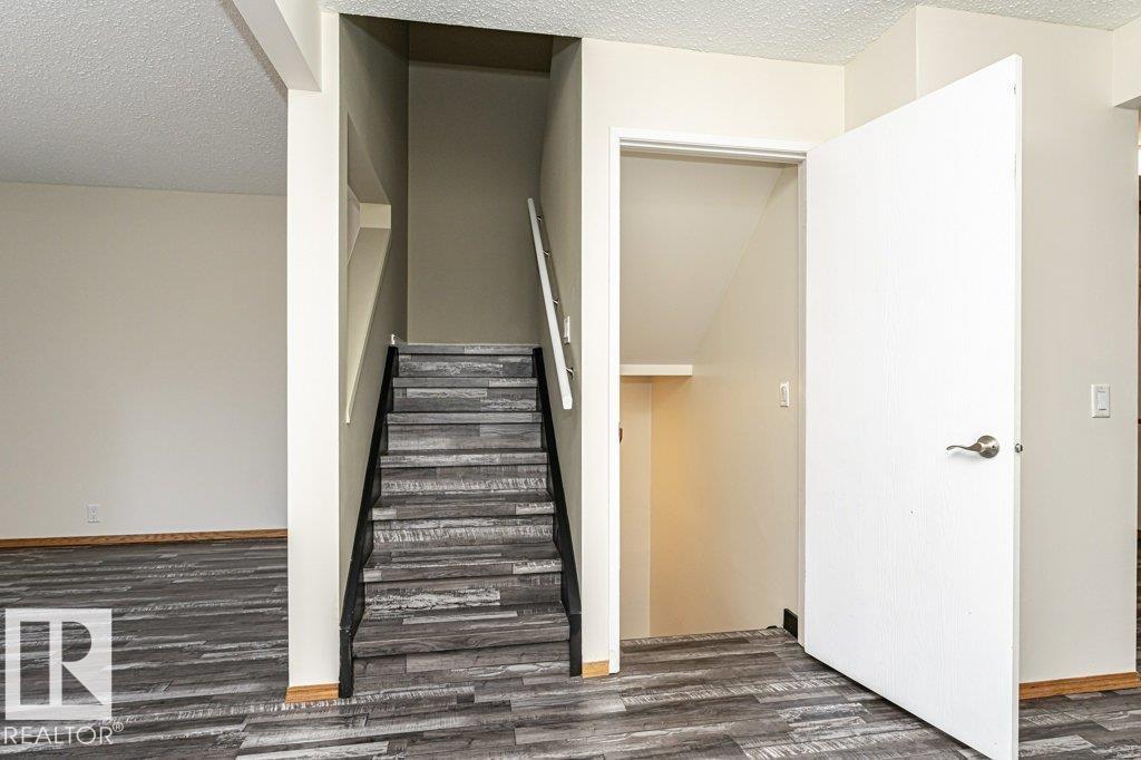 Photo 15 of 3299 139 Av Nw, Edmonton AB