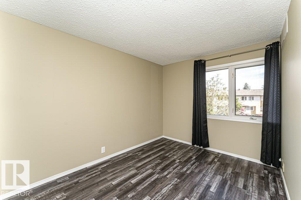Photo 1 of 3299 139 Av Nw, Edmonton AB