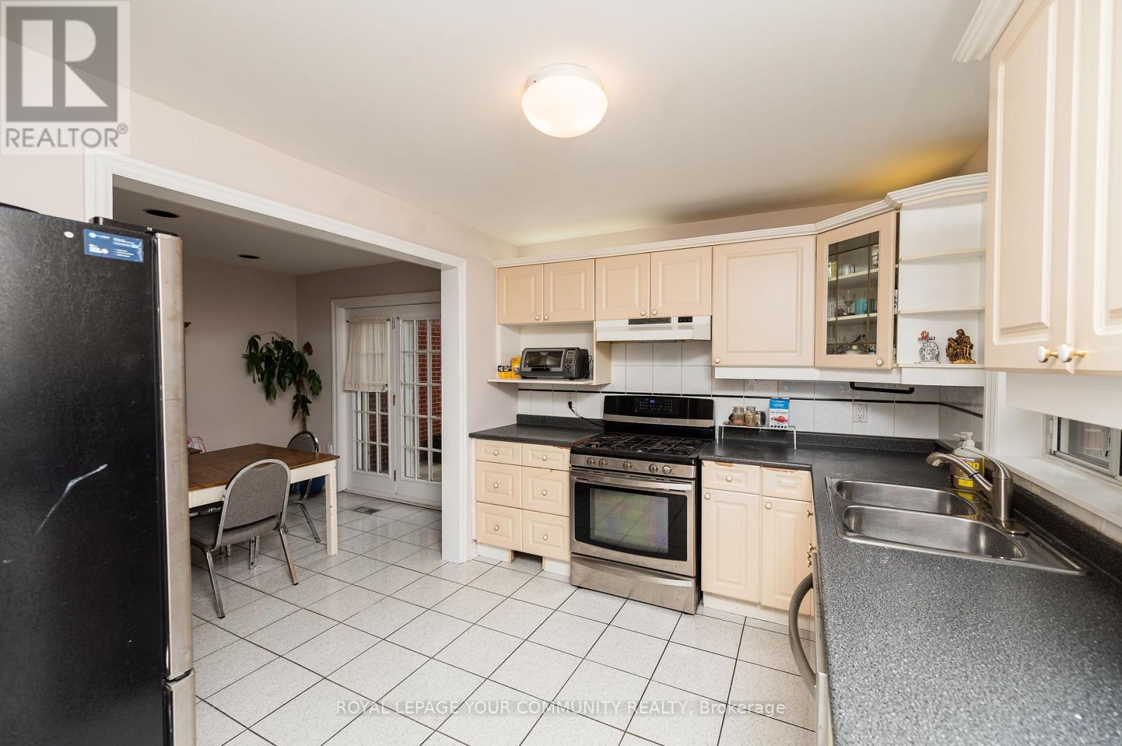 Photo 3 of 775 Wilson Heights Boulevard, Toronto ON