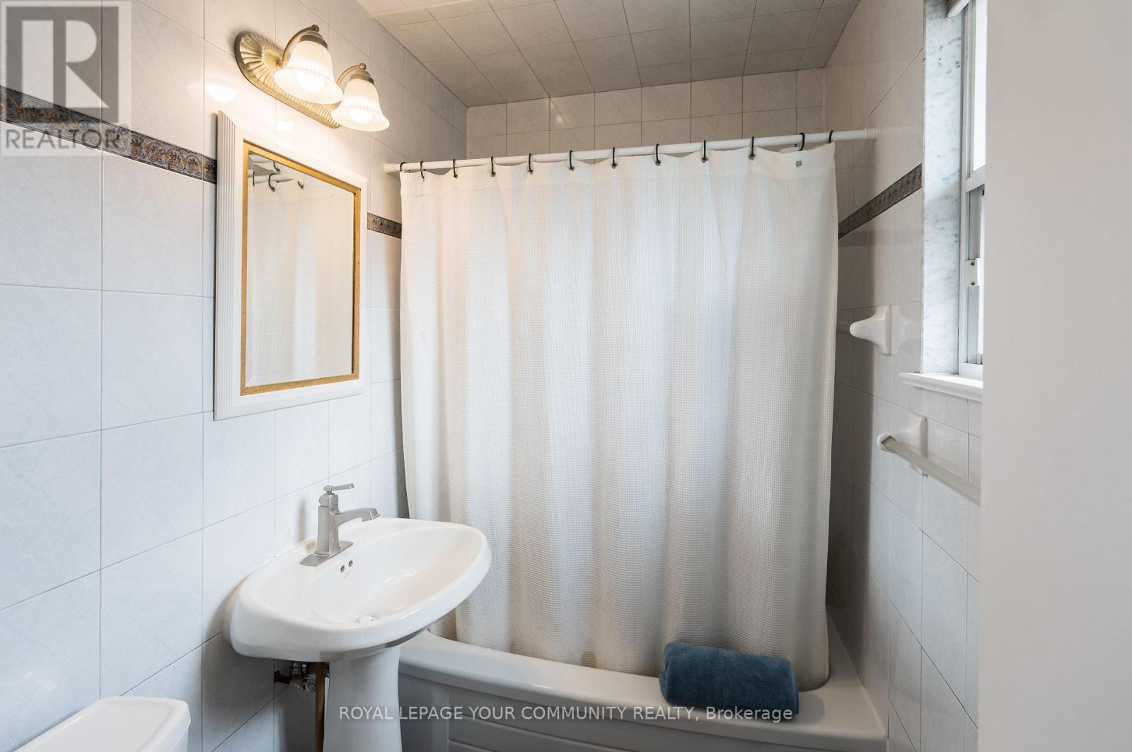 Photo 20 of 775 Wilson Heights Boulevard, Toronto ON