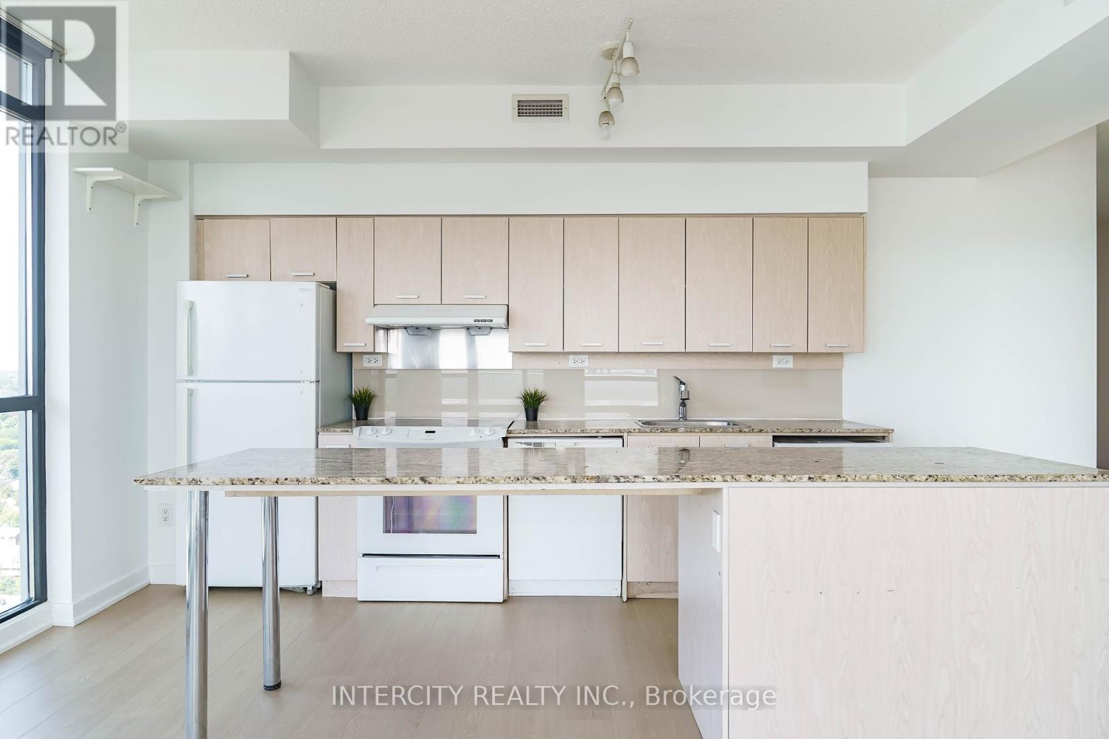 Photo 4 of 3002 29 Singer Court, Toronto ON