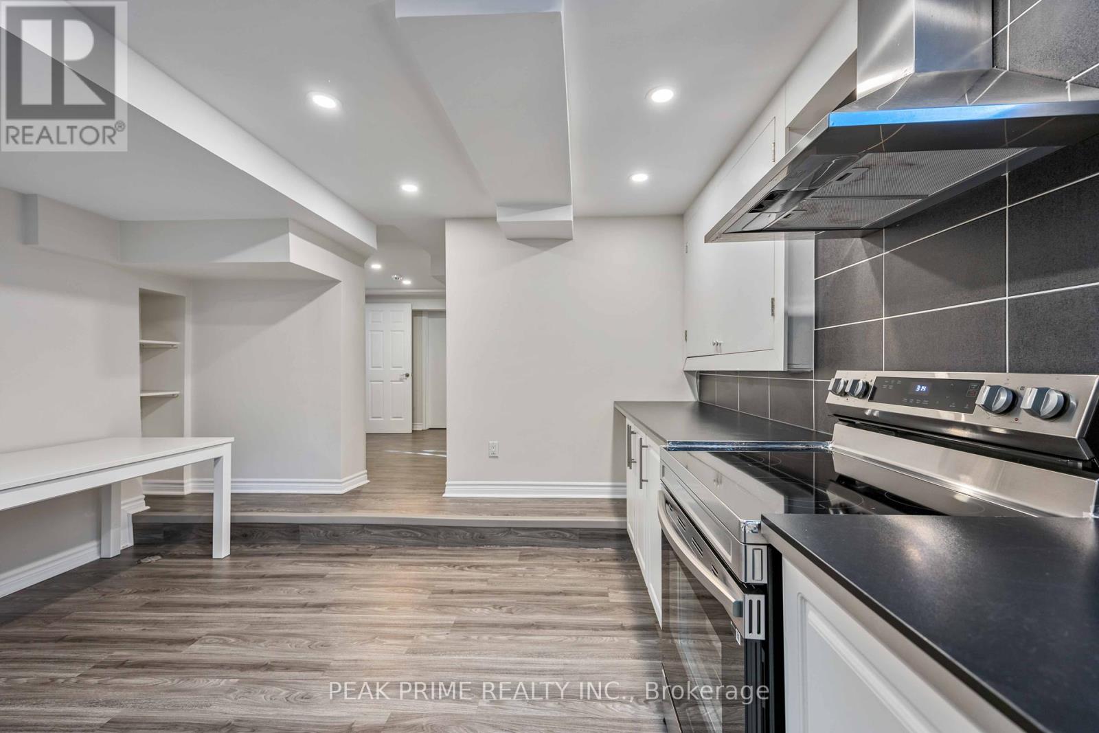 Photo 15 of Bsmt 211 Glendora Avenue, Toronto ON