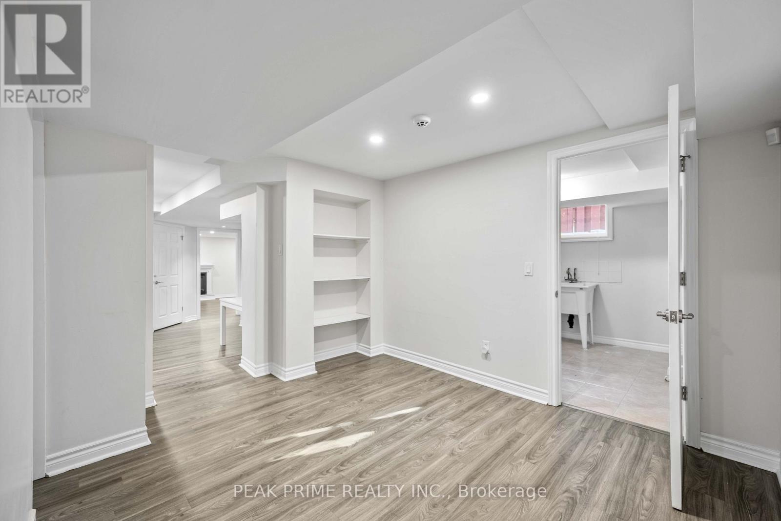 Photo 29 of Bsmt 211 Glendora Avenue, Toronto ON