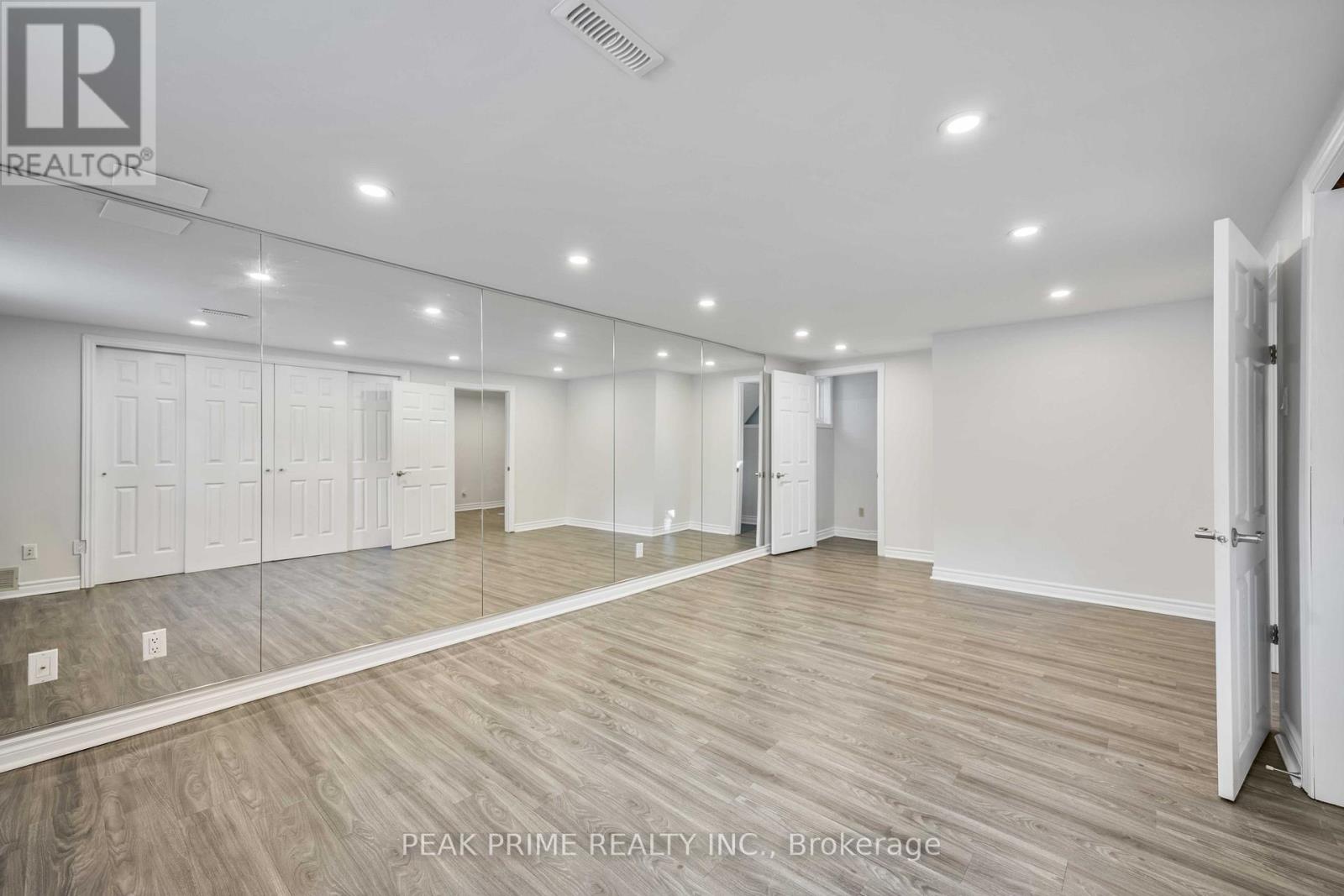 Photo 19 of Bsmt 211 Glendora Avenue, Toronto ON