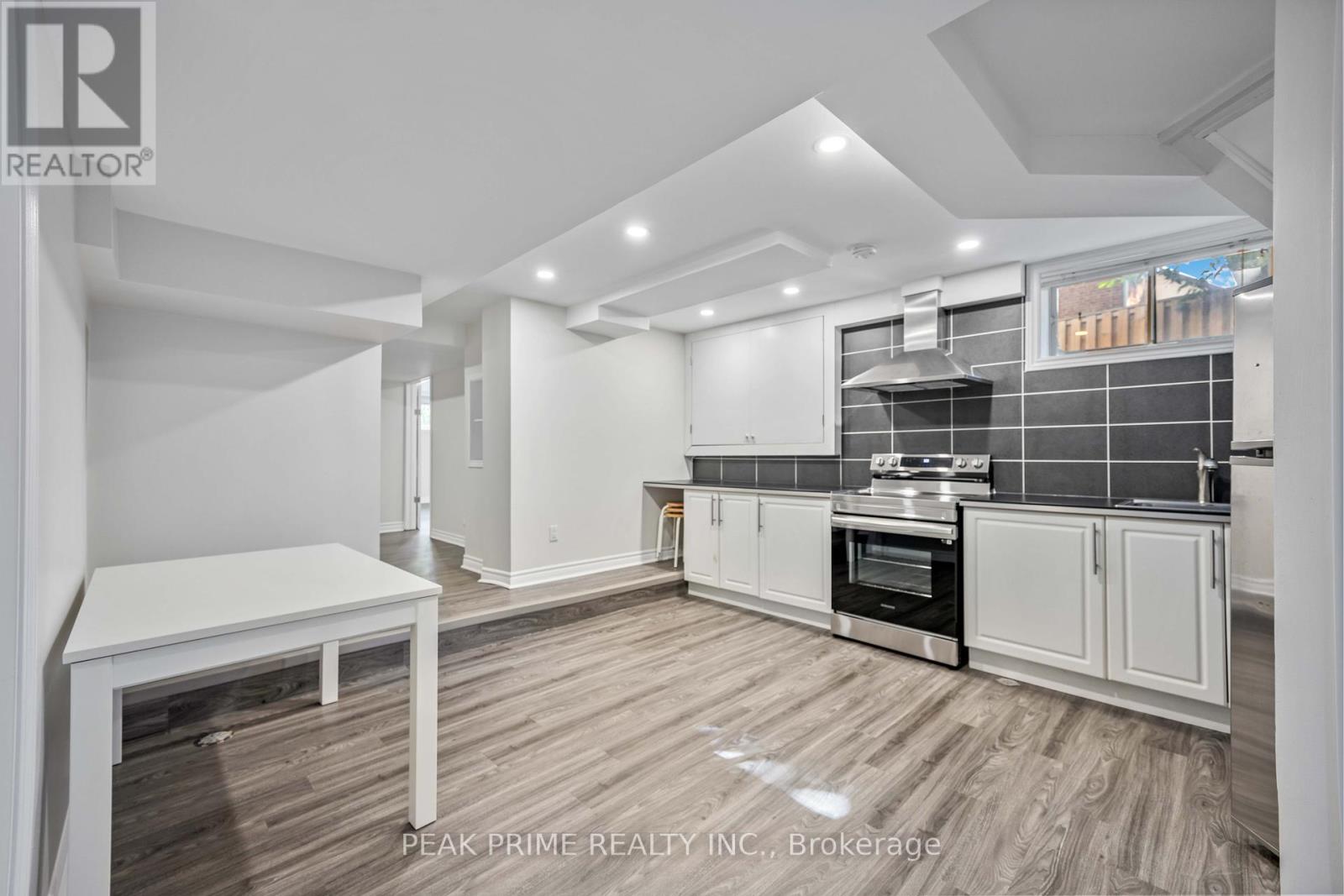 Photo 25 of Bsmt 211 Glendora Avenue, Toronto ON