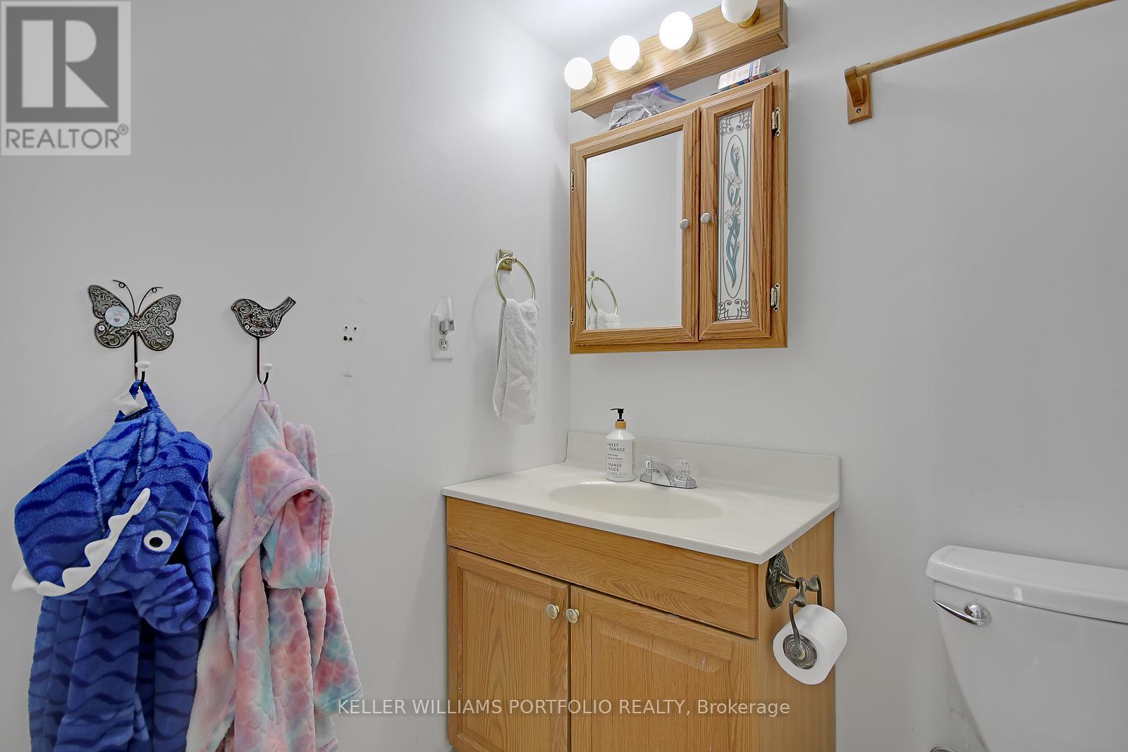 Photo 7 of 702 100 Antibes Drive, Toronto ON