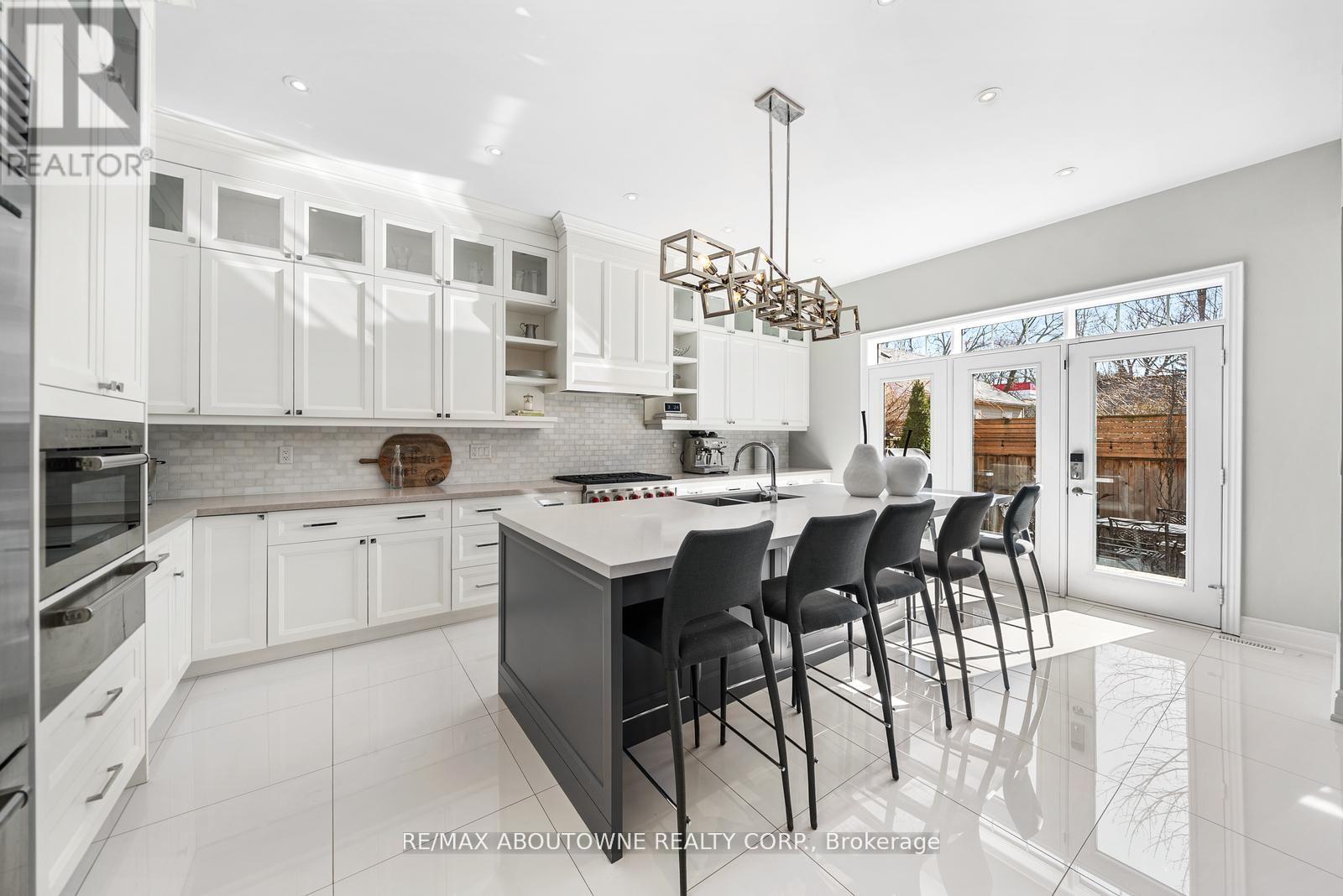 Photo 45 of 114 Waterview Common, Oakville ON
