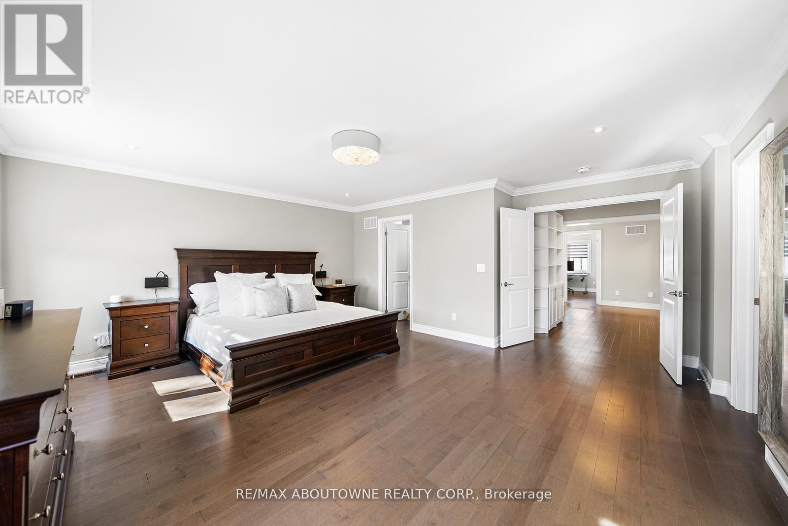 Photo 33 of 114 Waterview Common, Oakville ON