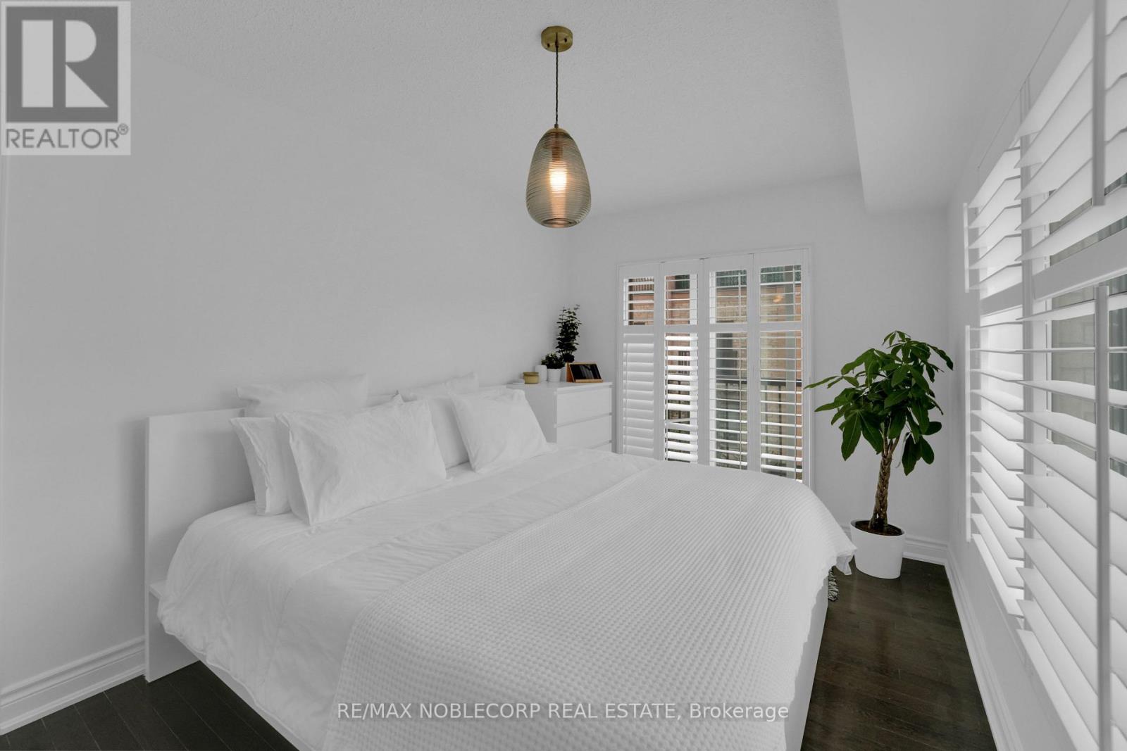 Photo 13 of 239 13 Foundry Avenue, Toronto ON