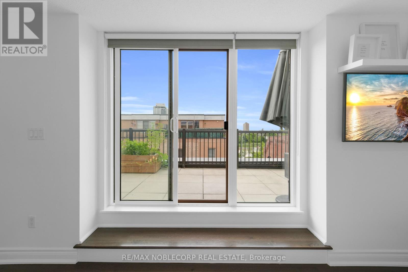Photo 10 of 239 13 Foundry Avenue, Toronto ON