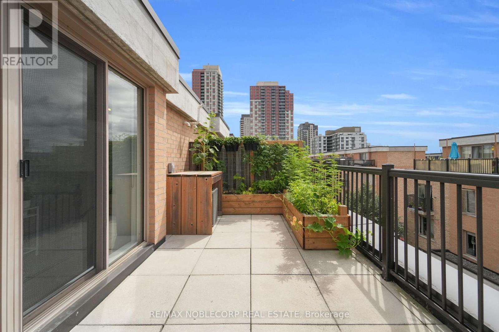 Photo 35 of 239 13 Foundry Avenue, Toronto ON