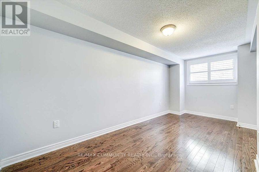 Photo 9 of 52 Zezel Way, Toronto ON