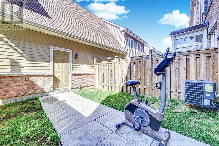 Photo 13 of 52 Zezel Way, Toronto ON