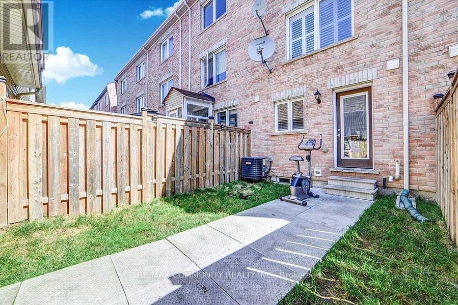 Photo 28 of 52 Zezel Way, Toronto ON