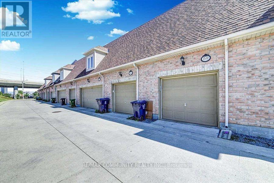 Photo 5 of 52 Zezel Way, Toronto ON