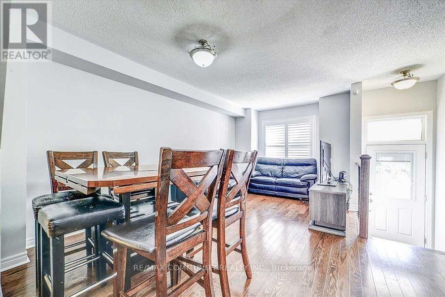 Photo 18 of 52 Zezel Way, Toronto ON