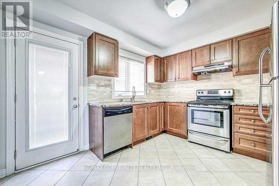 Photo 12 of 52 Zezel Way, Toronto ON