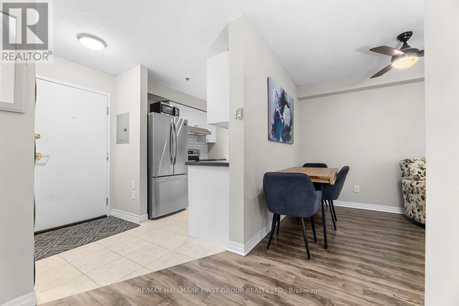 Photo 2 of 109 684 Warden Avenue, Toronto ON
