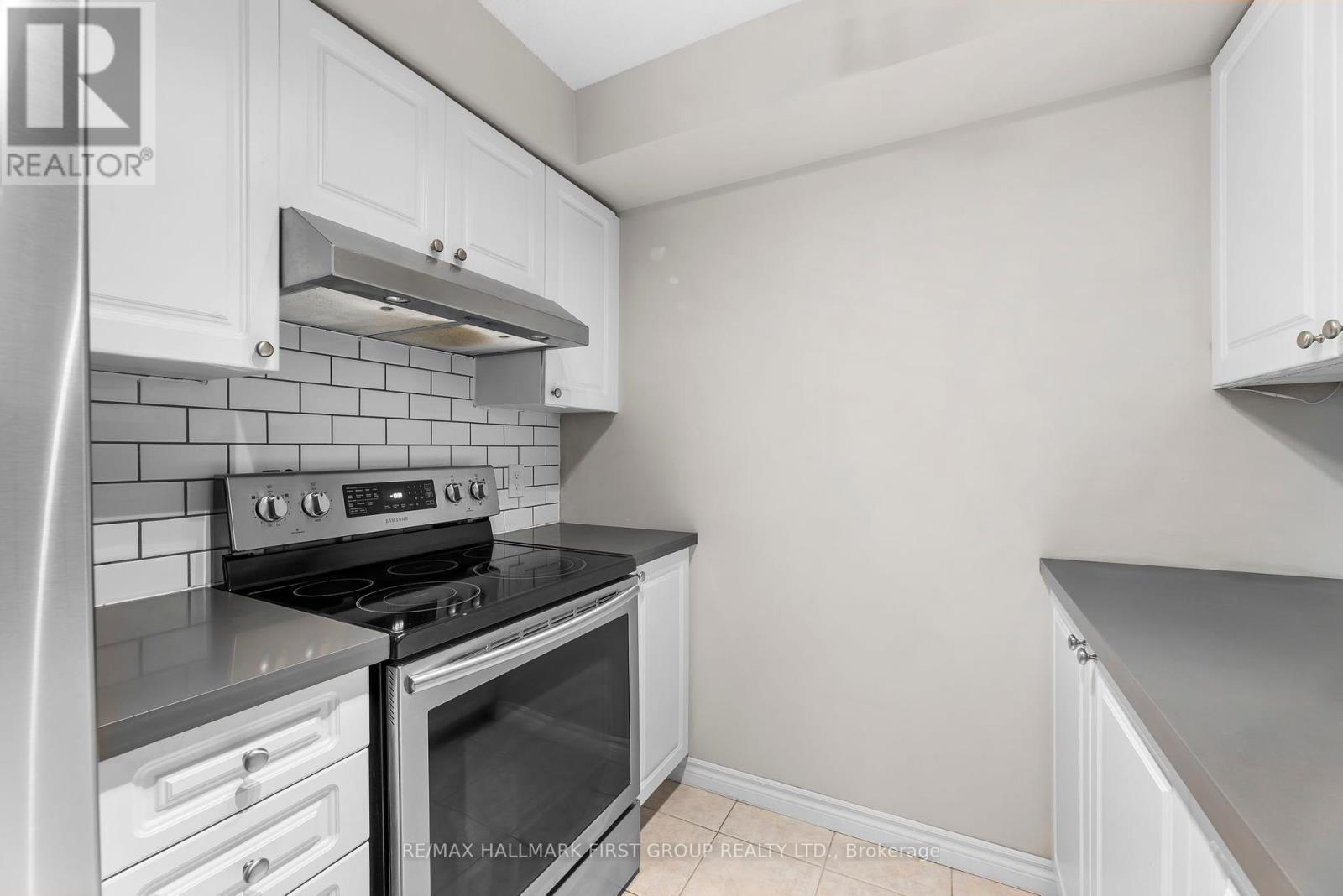 Photo 14 of 109 684 Warden Avenue, Toronto ON