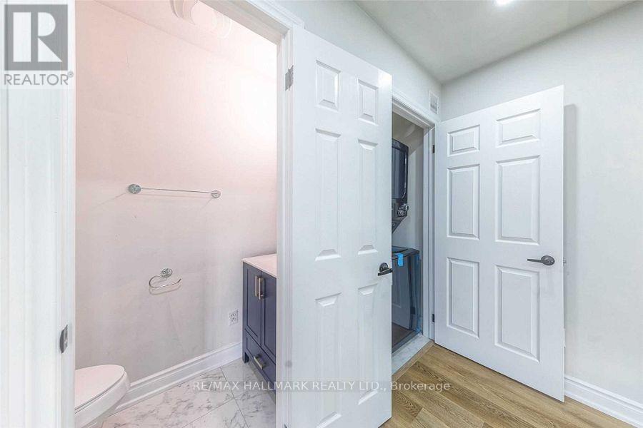 Photo 8 of Main 20 Pixley Crescent, Toronto ON