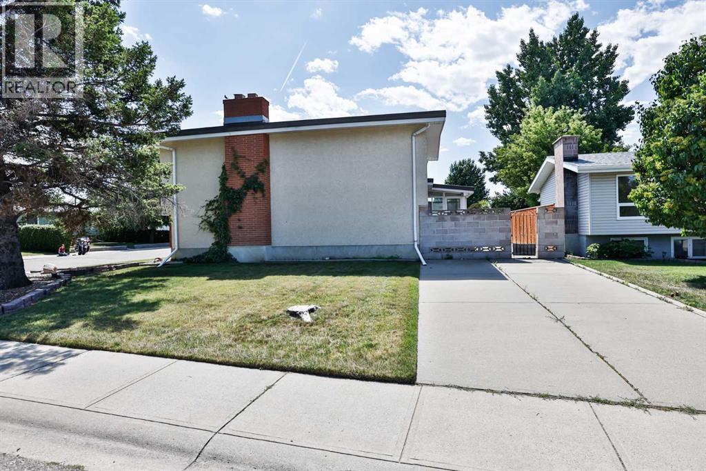 Photo 43 of 22 Hawthorne Place N, Lethbridge AB