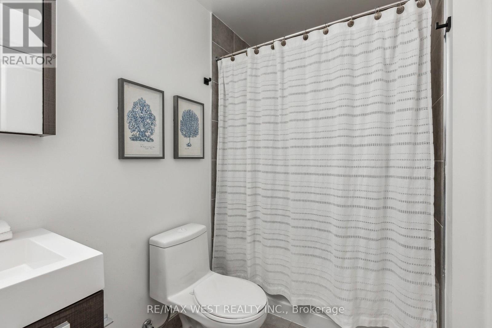 Photo 10 of 1304 A 10 Rouge Valley Drive, Markham ON