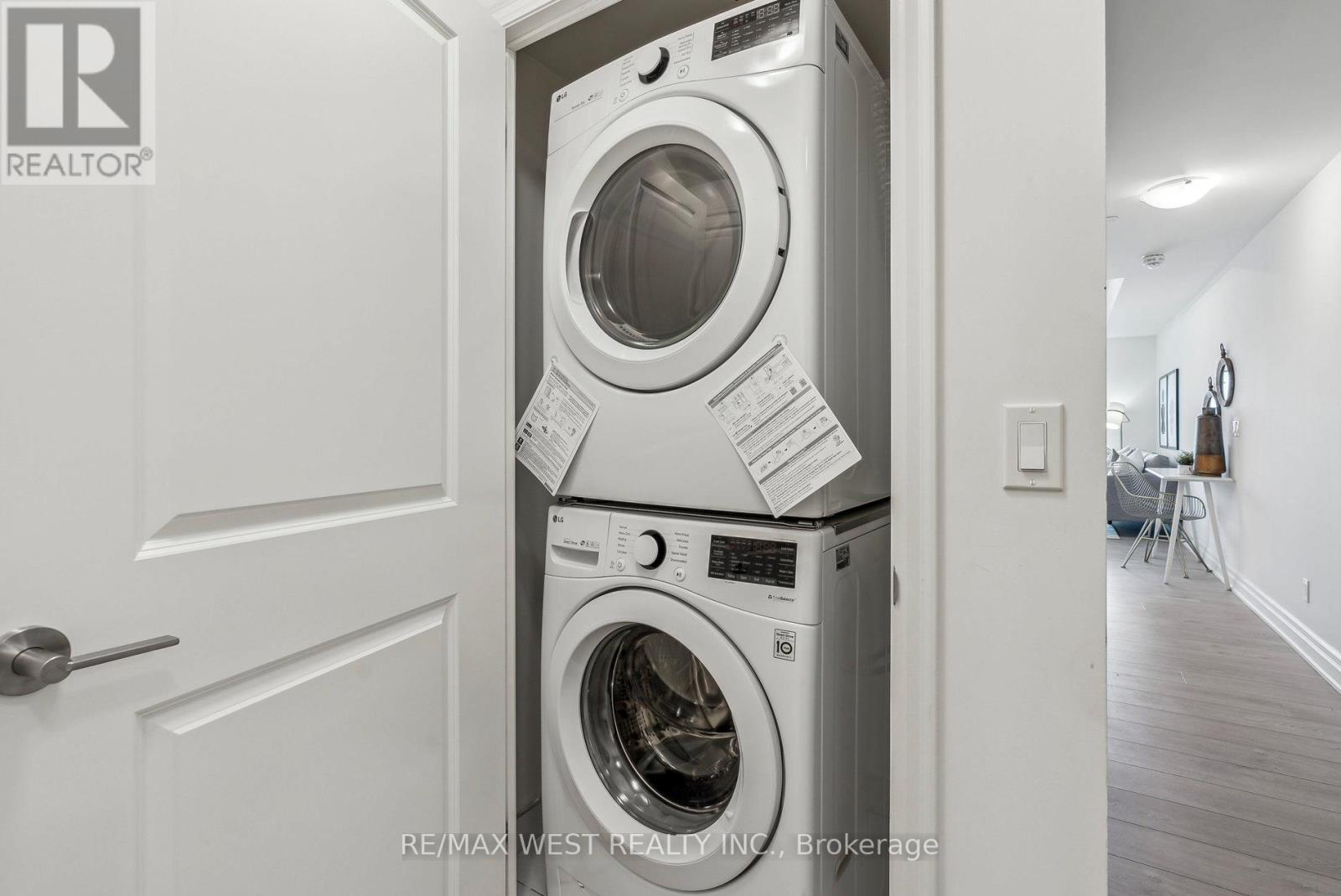 Photo 17 of 1304 A 10 Rouge Valley Drive, Markham ON