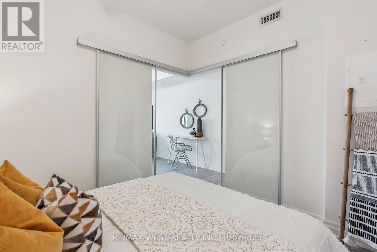 Photo 14 of 1304 A 10 Rouge Valley Drive, Markham ON