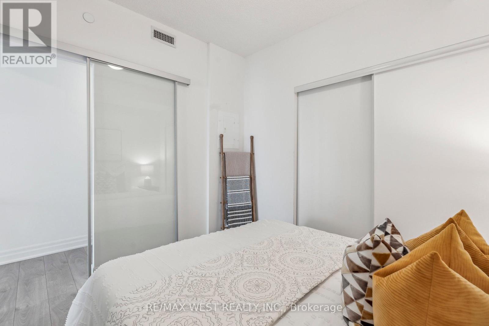 Photo 18 of 1304 A 10 Rouge Valley Drive, Markham ON