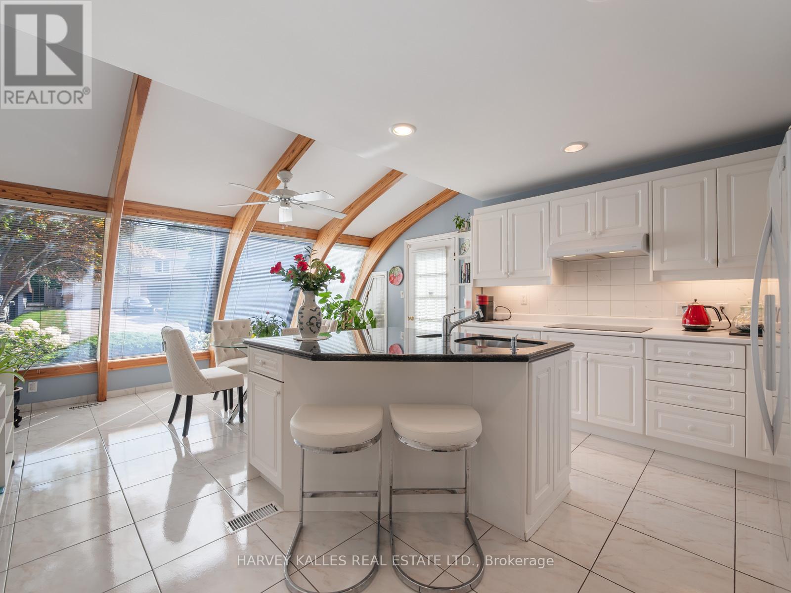 Photo 10 of 24 Delair Crescent, Markham ON