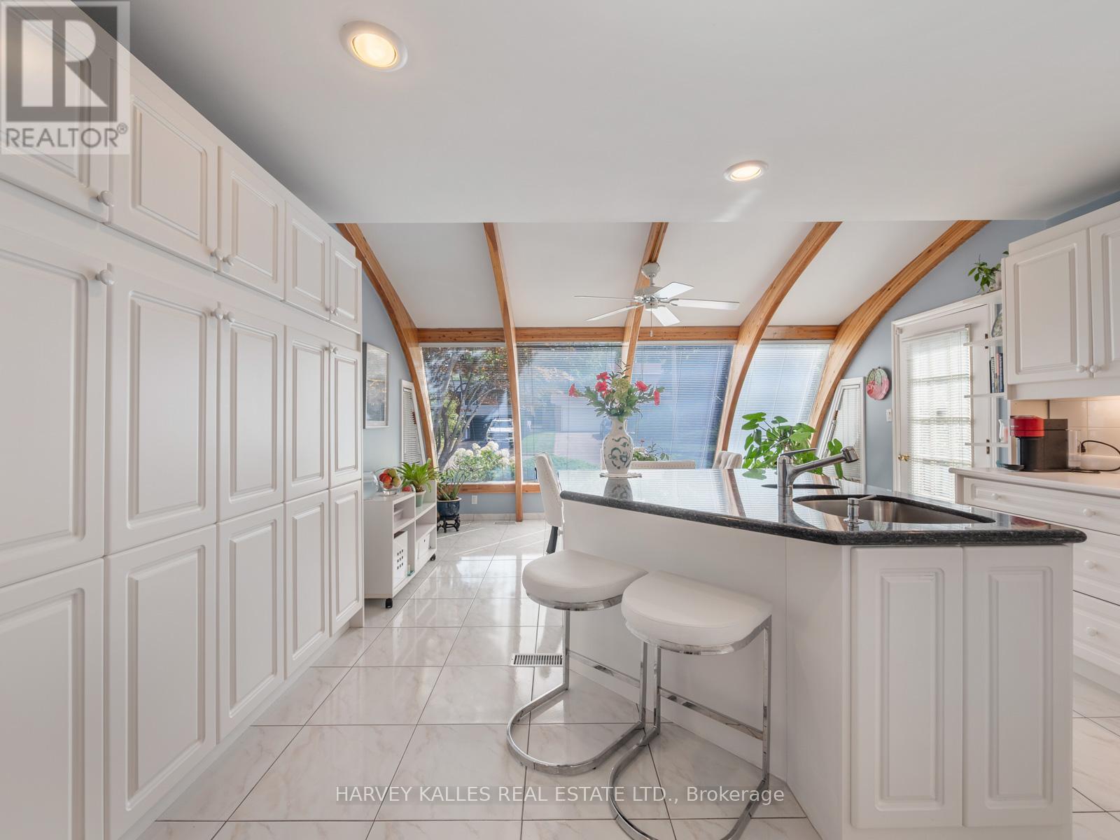 Photo 11 of 24 Delair Crescent, Markham ON