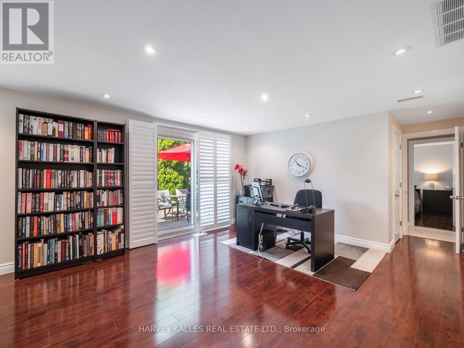 Photo 21 of 24 Delair Crescent, Markham ON