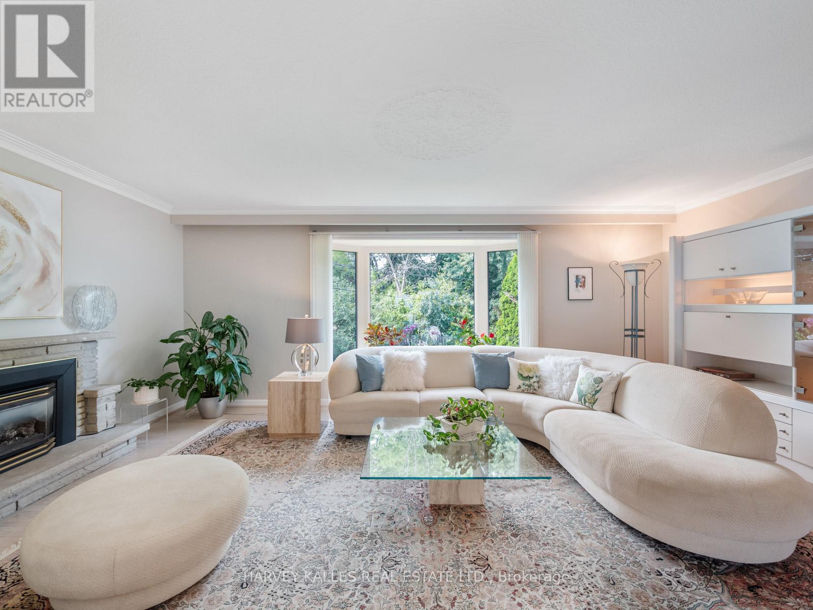 Photo 6 of 24 Delair Crescent, Markham ON