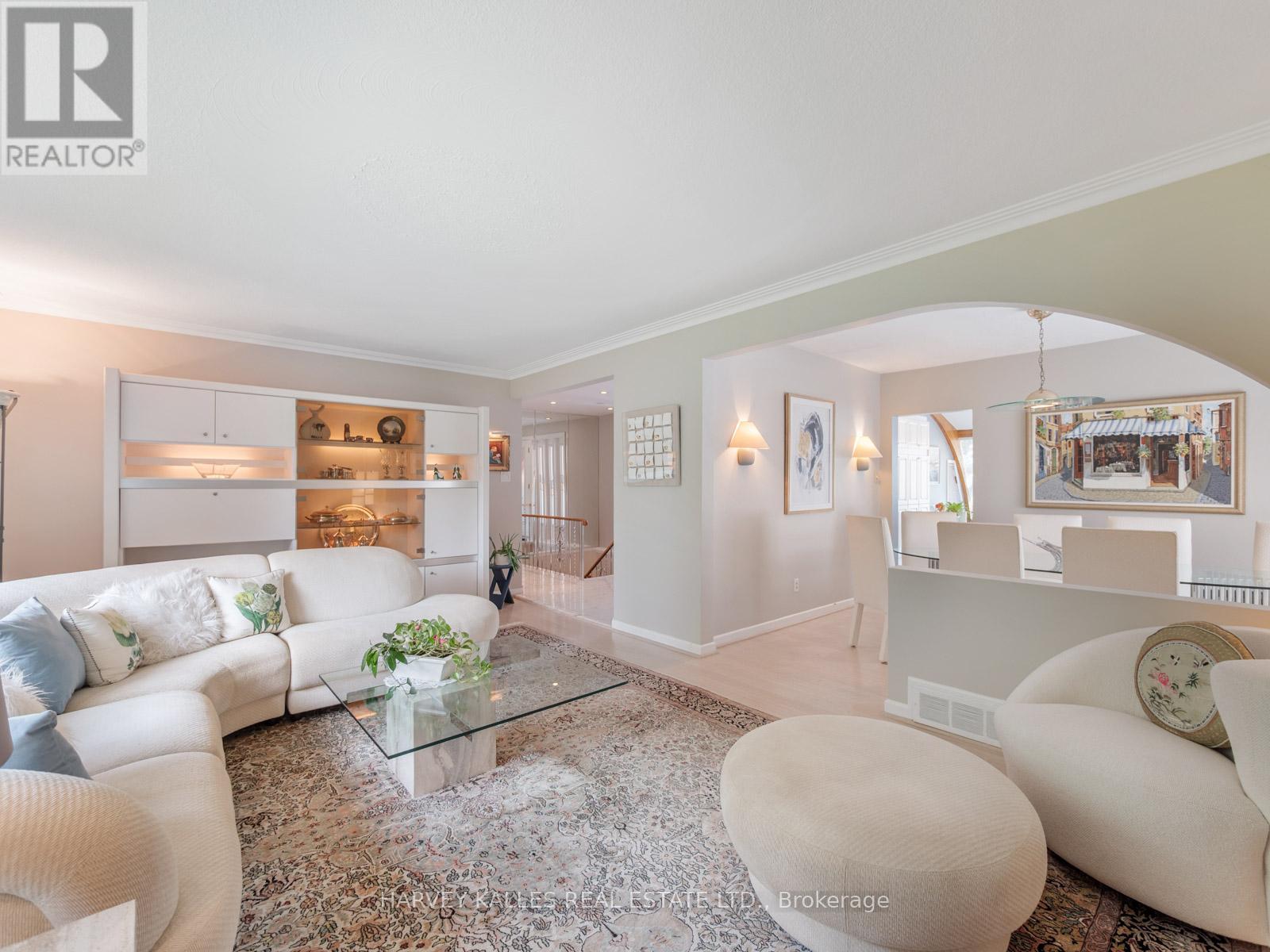 Photo 8 of 24 Delair Crescent, Markham ON