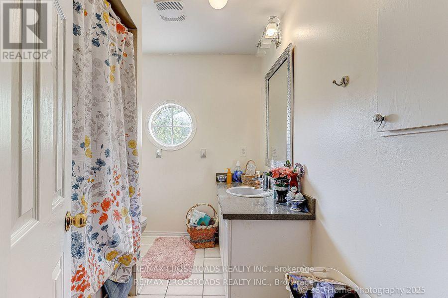 Photo 24 of 29 Billingsley Crescent, Markham ON